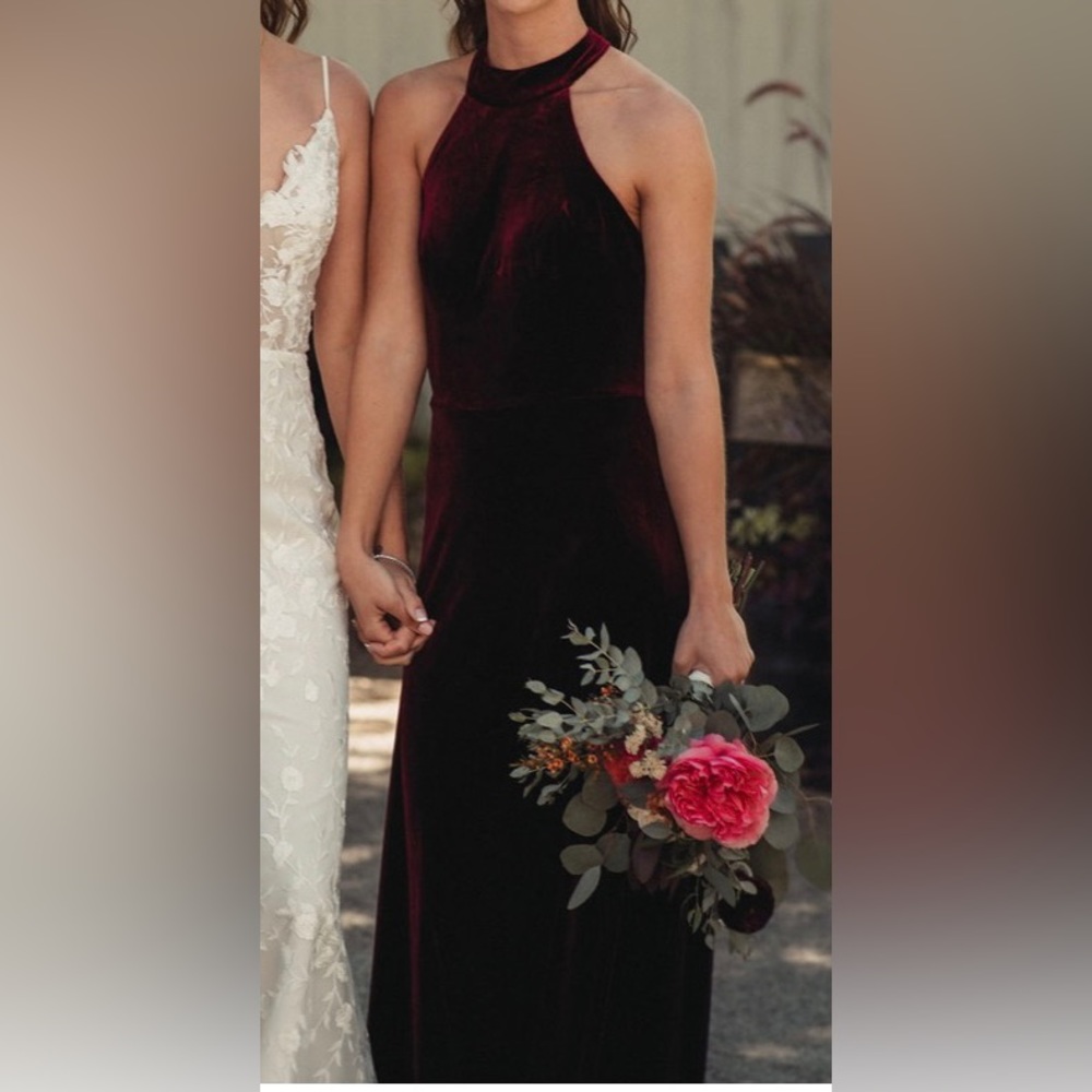 Revelry Tori Velvet Burgundy Size 2